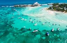 Festa em uma praia da Isla Mujeres