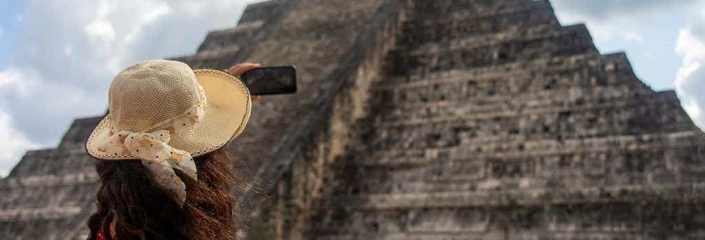 Chichén Itzá & Saamal Cenote Day Trip + Art Gallery Visit