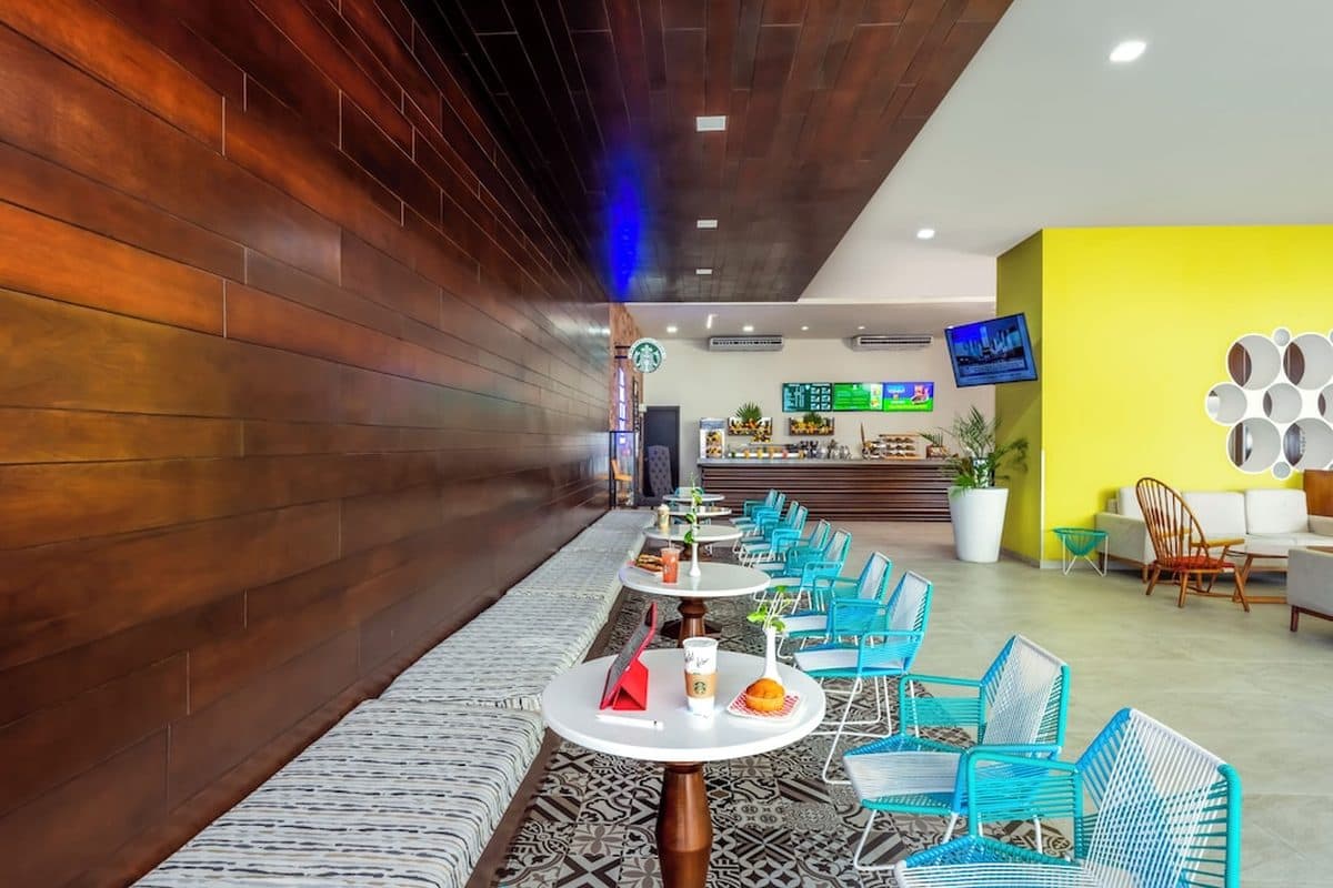 Krystal Urban Cancun & Beach Club 8